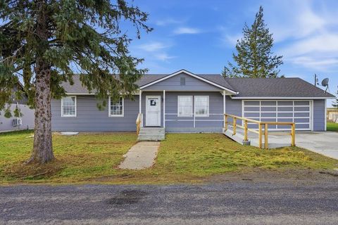 Photo of 295 SW Railroad Ave, Creston, WA 99117 (MLS # 202613917)