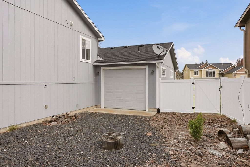 Photo of 418 E Parker Dr, Colbert, WA 99005 (MLS # 202616291)