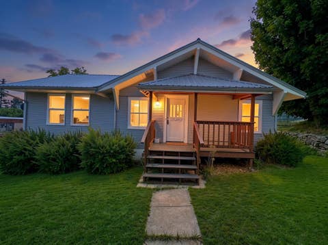 Photo of 521 N Ramsey St, Tekoa, WA 99033 (MLS # 202619382)