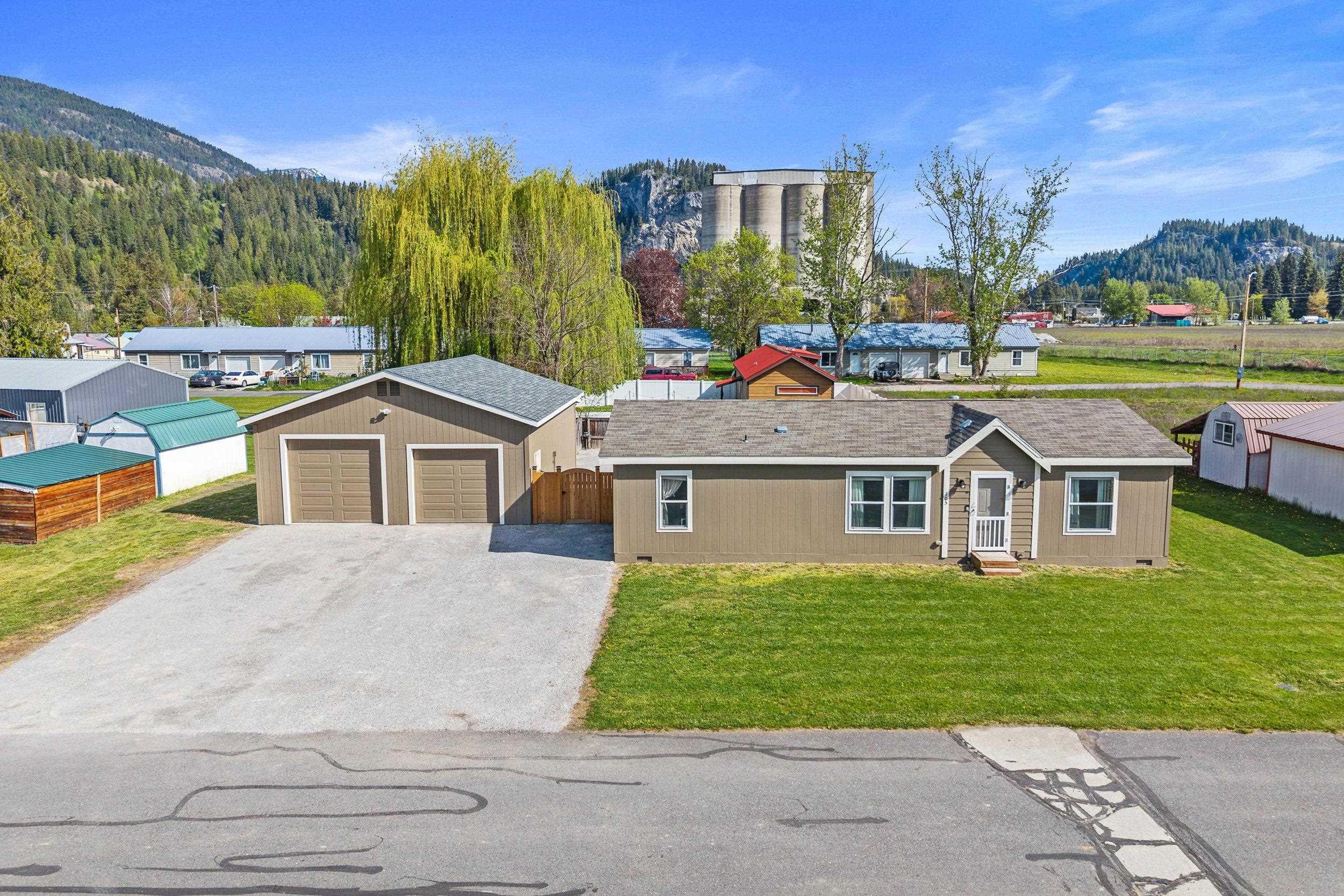 Photo 1 of 37 — 105 B South Ave, Metaline Falls, WA 99153