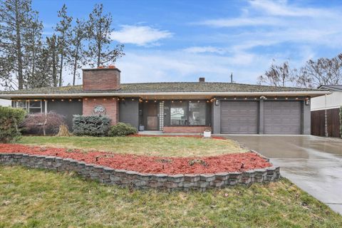 Photo of 3818 S Lamonte St, Spokane, WA 99203 (MLS # 202613366)