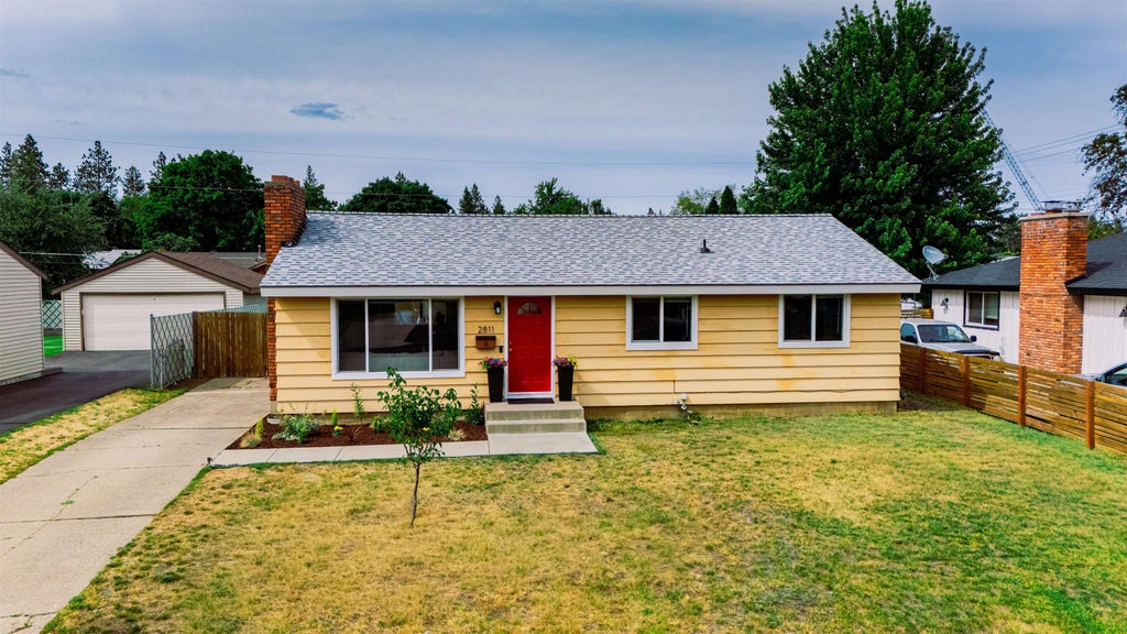 Photo of 2811 E 39th Ave, Spokane, WA 99223 (MLS # 202619960)