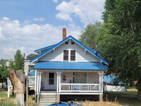 Photo of 411 SE May Ave, Wilbur, WA 99185 (MLS # 202522121)