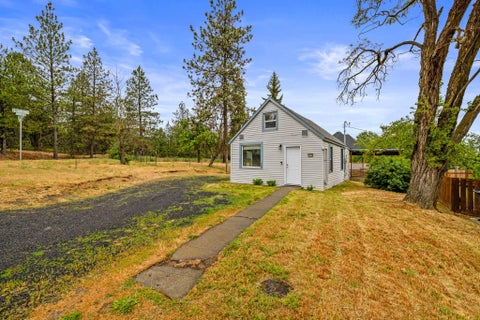 Photo of 2614 W 16th Ave, Spokane, WA 99224 (MLS # 202618219)