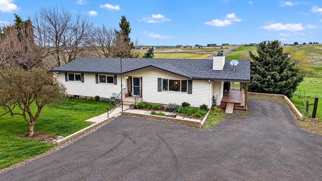 Photo of 27164 N Gunning Rd, Davenport, WA 99122 (MLS # 202625920)