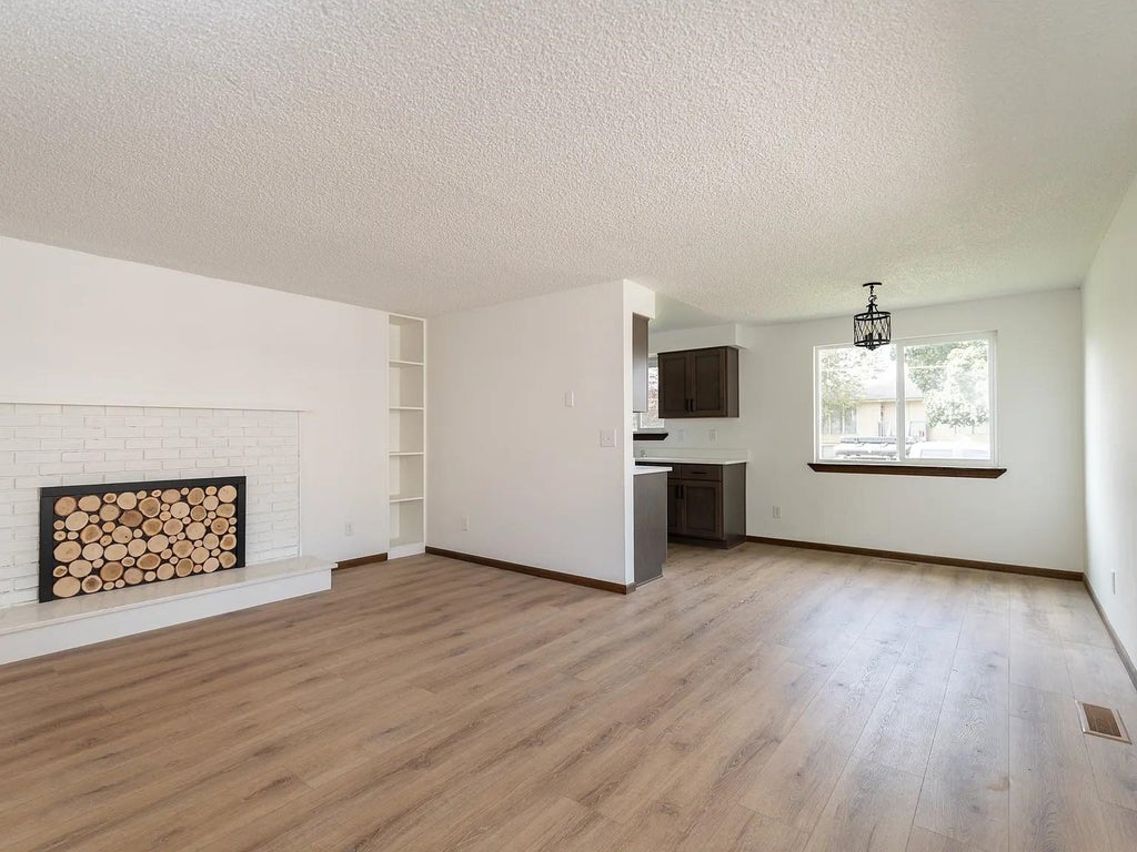 Photo of 512 E Longfellow Ave, Spokane, WA 99207 (MLS # 202624636)