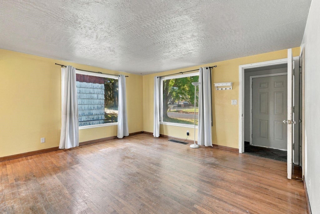 Photo of 408 W Columbia Ave, Spokane, WA 99205 (MLS # 202625698)