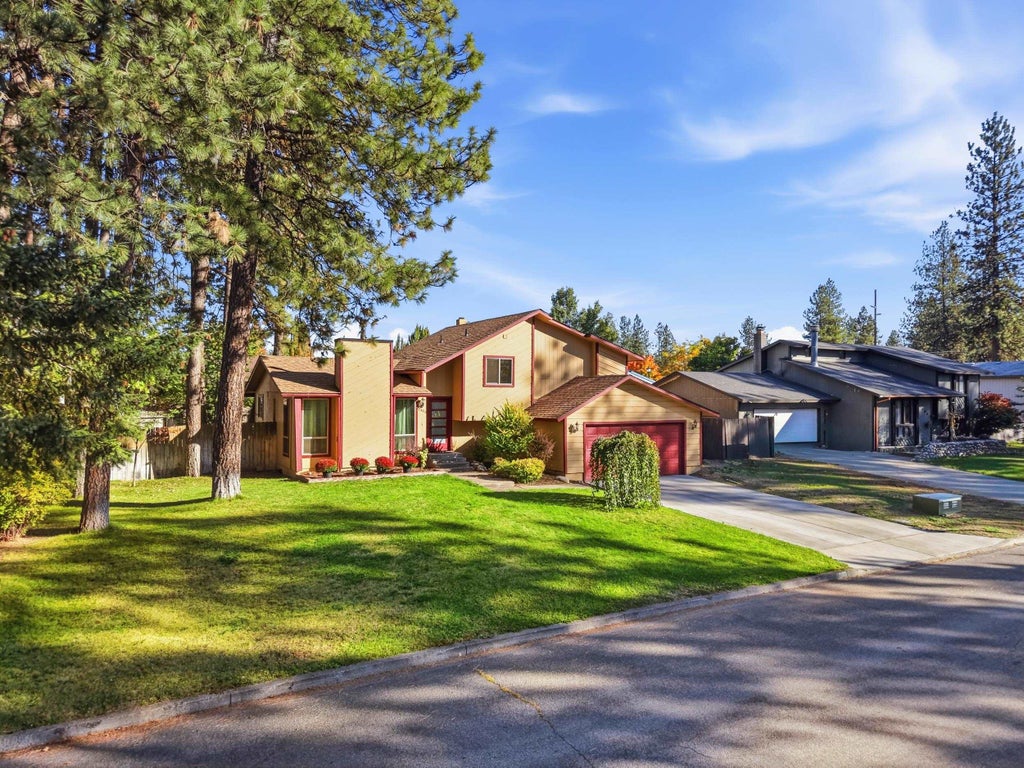 Photo of 2406 N Pioneer Ridge Dr, Post Falls, ID 83854 (MLS # 202625878)
