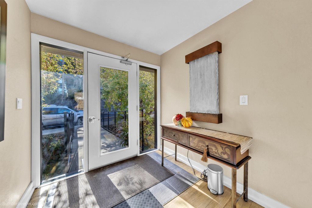 Photo of 202 E Rockwood Blvd, Spokane, WA 99202 (MLS # 202525395)