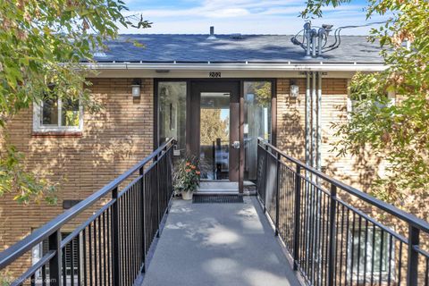 Photo of 202 E Rockwood Blvd, Spokane, WA 99202 (MLS # 202525395)