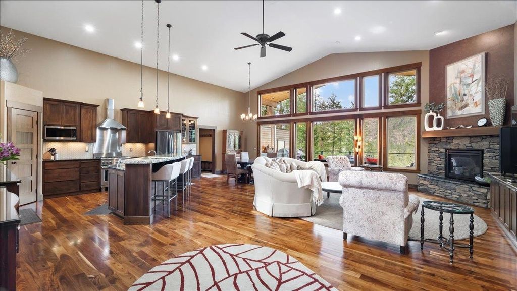 Photo of 1622 W Fairway Dr, Spokane, WA 99218 (MLS # 202525546)