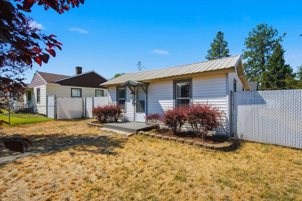 Photo of 4129 N Normandie St, Spokane, WA 99205 (MLS # 202622959)