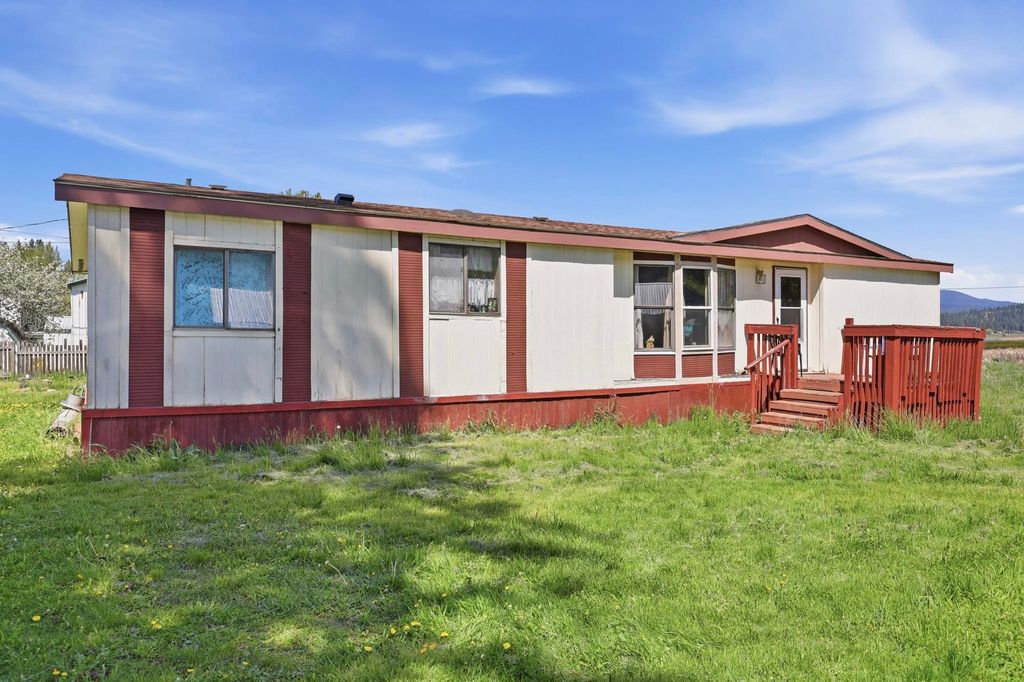 Photo of 11076 N Honeymoon Bay Rd, Newman Lake, WA 99025 (MLS # 202617599)