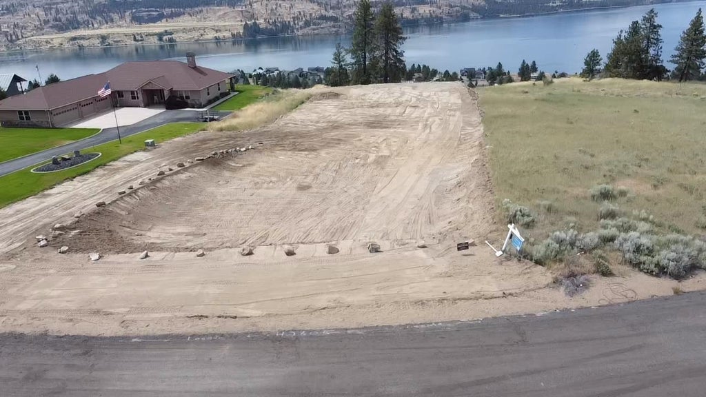 Photo of 42605 Sunburst Ln, Deer Meadows, WA 99122 (MLS # 202621031)