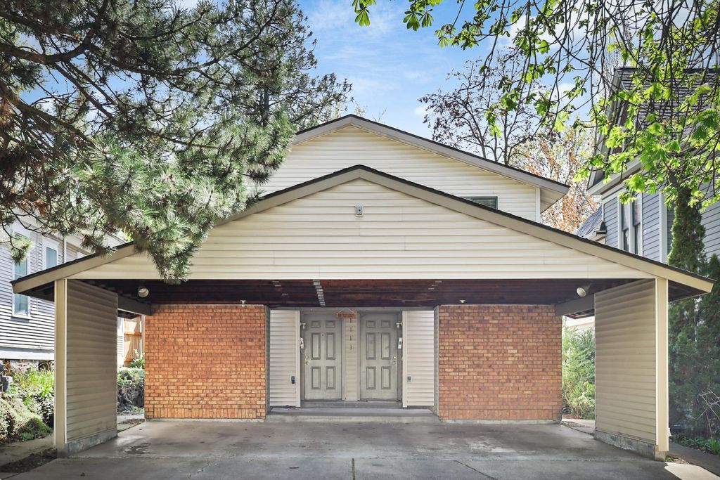 Photo of 1113 W 10th Ave, Spokane, WA 99203 (MLS # 202616161)