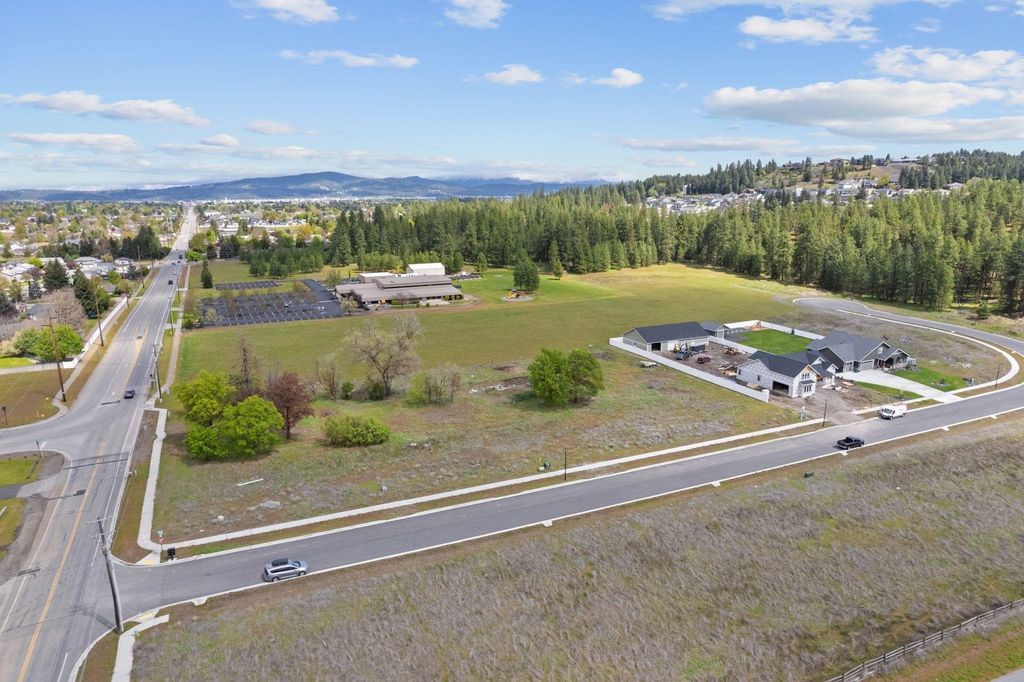 Photo of 15519 E 33rd Ct, Spokane Valley, WA 99037 (MLS # 202616528)