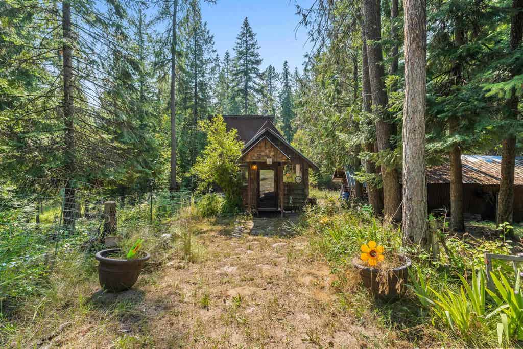Photo of 2423 L Quinns Meadow Rd, Colville, WA 99114 (MLS # 202622076)
