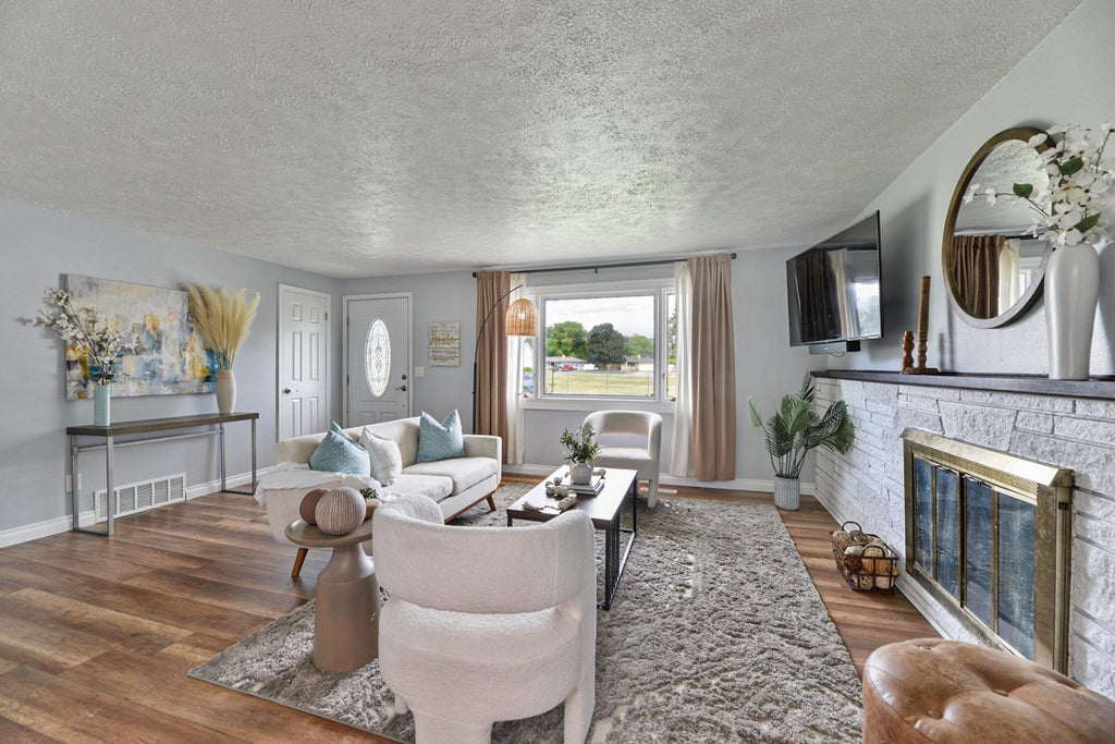 Photo of 911 N Skipworth Rd, Spokane Valley, WA 99206 (MLS # 202619132)
