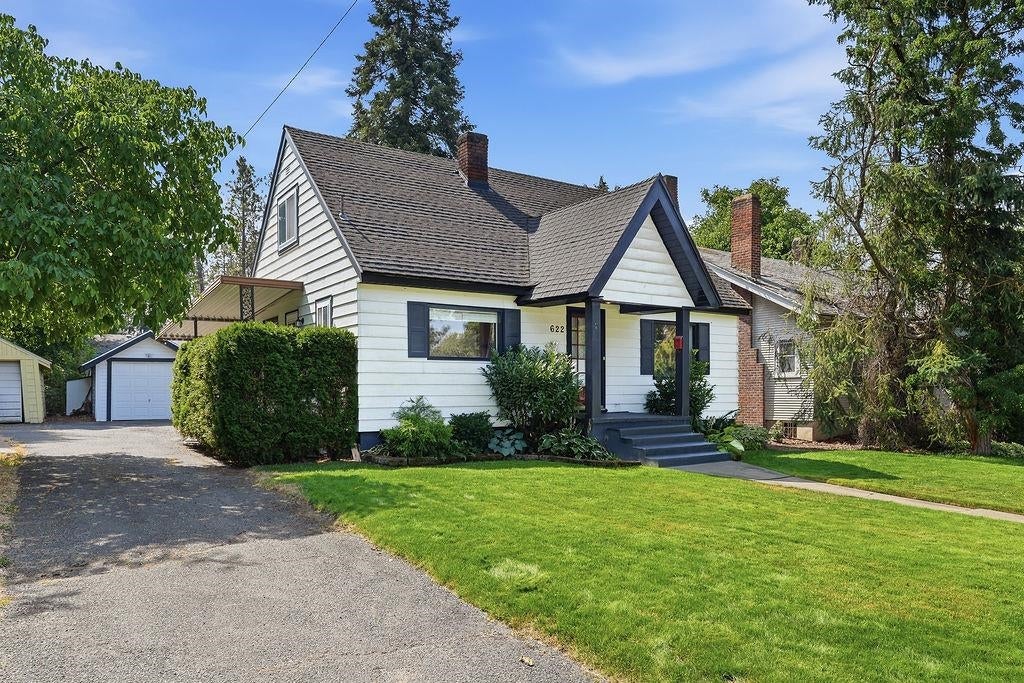 Photo of 622 E 27TH Ave, Spokane, WA 99203 (MLS # 202626171)