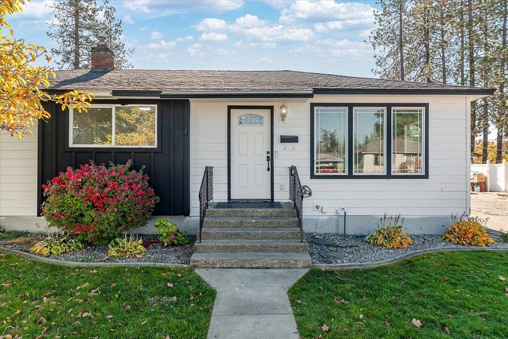 Photo of 4309 W Rowan Ave, Spokane, WA 99205 (MLS # 202625912)