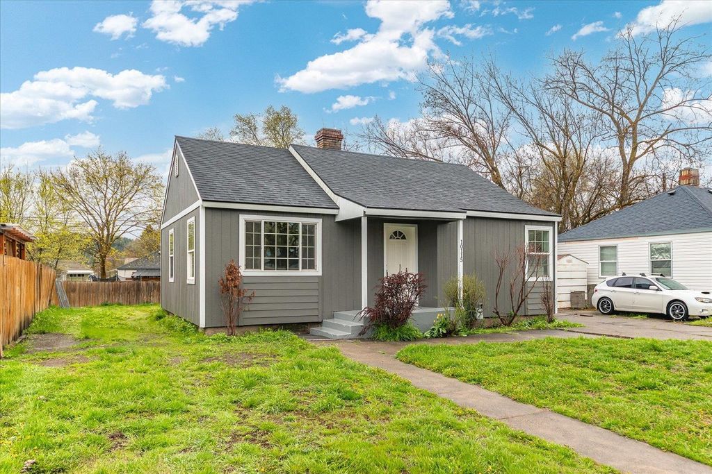 Photo of 10115 N Wesley Rd, Spokane, WA 99218 (MLS # 202615645)