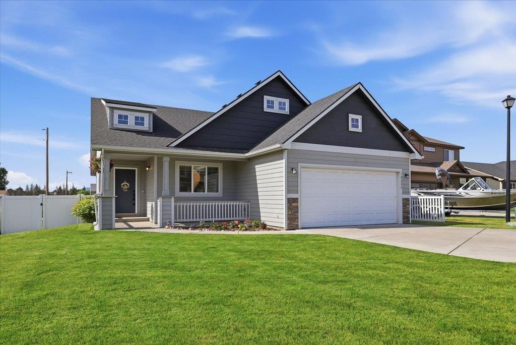 Photo of 10226 E Walton Ct, Spokane, WA 99206 (MLS # 202619902)