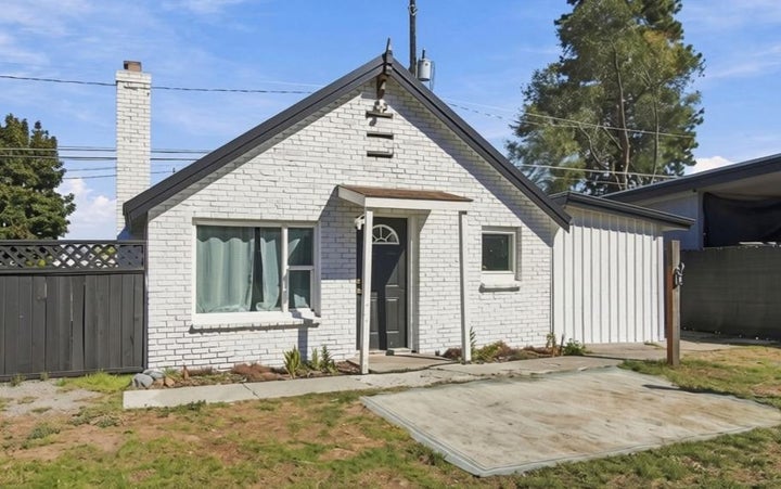 Photo 1 of 15 — 7403 E 3rd Ave, Spokane Valley, WA 99212