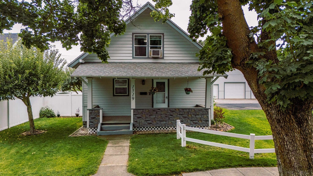 Photo of 1519 W Dalton Ave, Spokane, WA 99205 (MLS # 202623720)