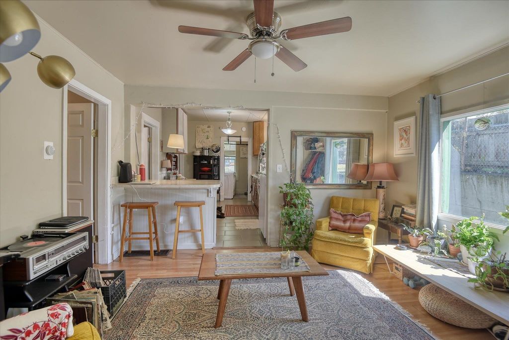 Photo of 735 S Sherman St, Spokane, WA 99202 (MLS # 202615681)