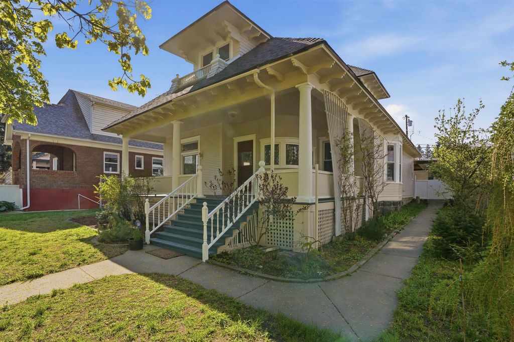 Photo of 1613 W 11th Ave, Spokane, WA 99204 (MLS # 202616289)