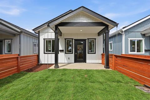Photo of 5389 N Lincoln St, Spokane, WA 99205 (MLS # 202618926)