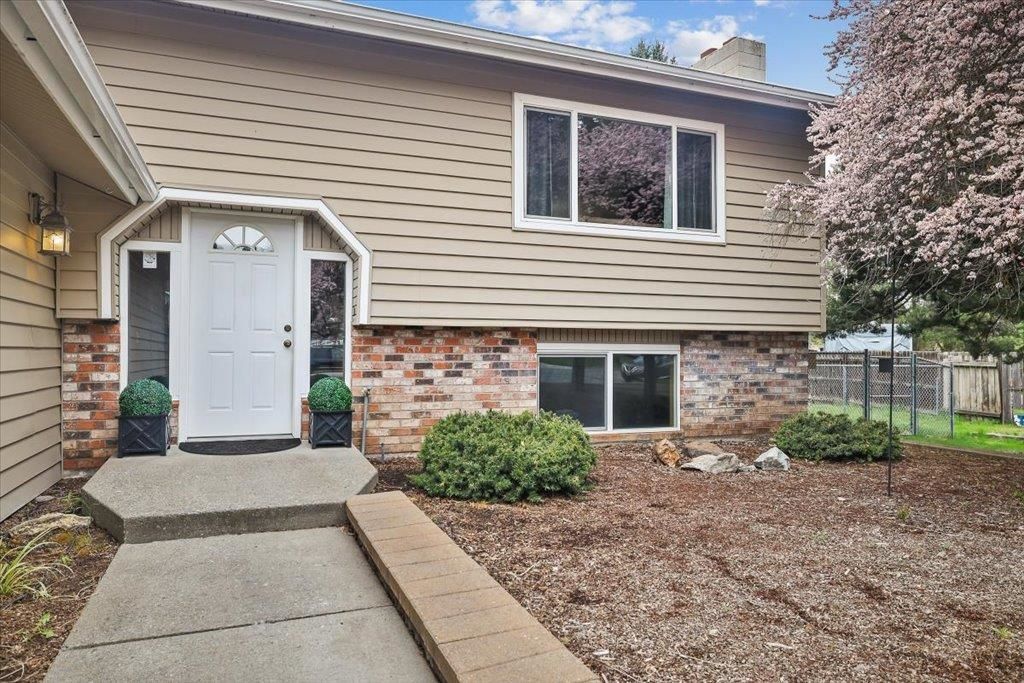 Photo of 4007 S FOREST MEADOWS Dr, Spokane Valley, WA 99206 (MLS # 202615658)