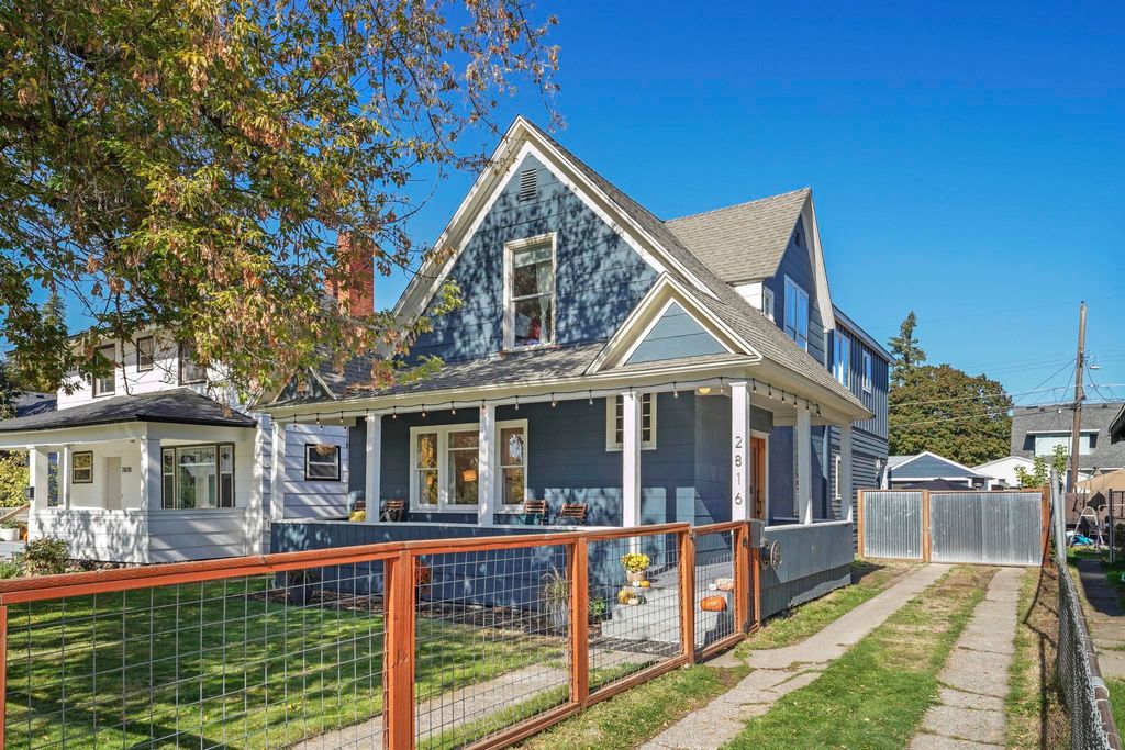 Photo of 2816 W Boone Ave, Spokane, WA 99201 (MLS # 202525542)