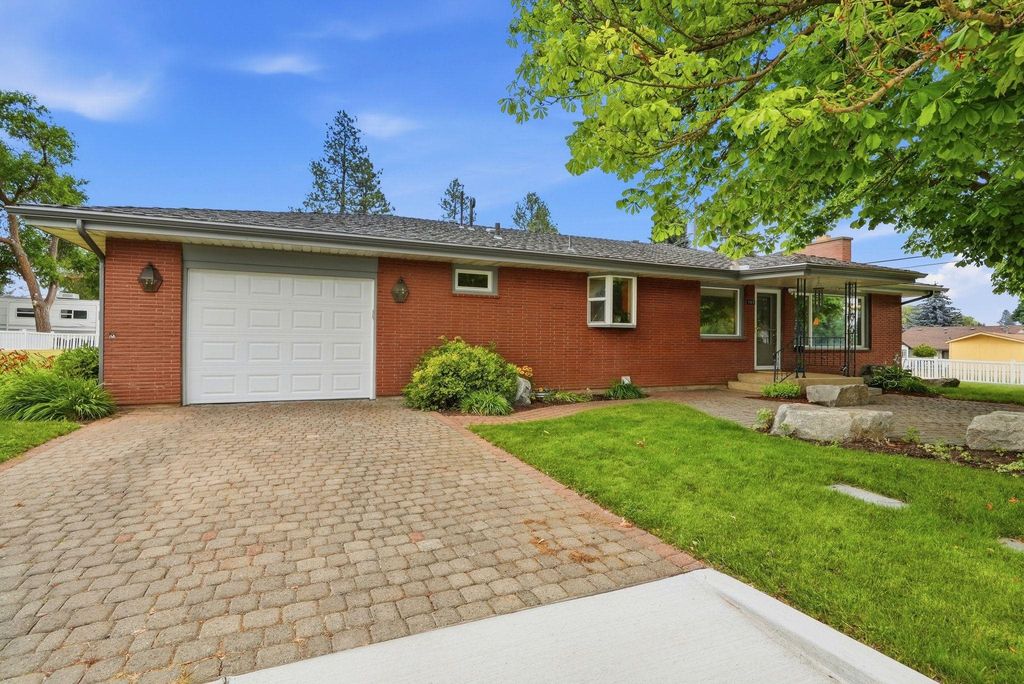 Photo of 305 E Barker St, Medical Lake, WA 99022 (MLS # 202621276)