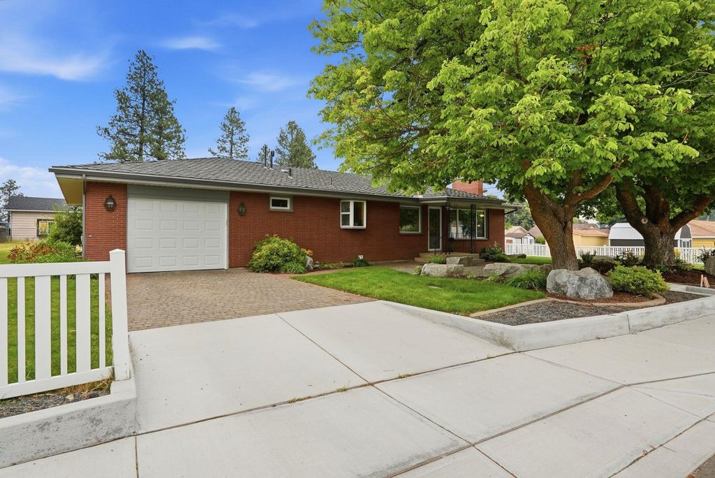 Photo of 305 E Barker St, Medical Lake, WA 99022 (MLS # 202621276)