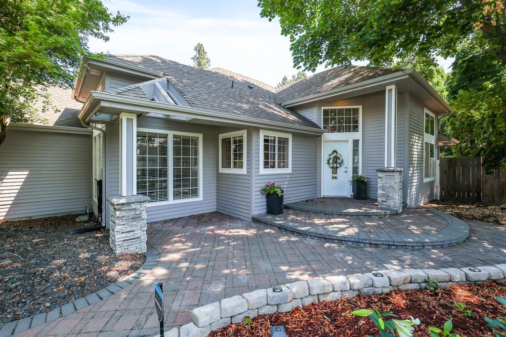 Photo of 4917 S Julia St, Spokane, WA 99223 (MLS # 202525573)