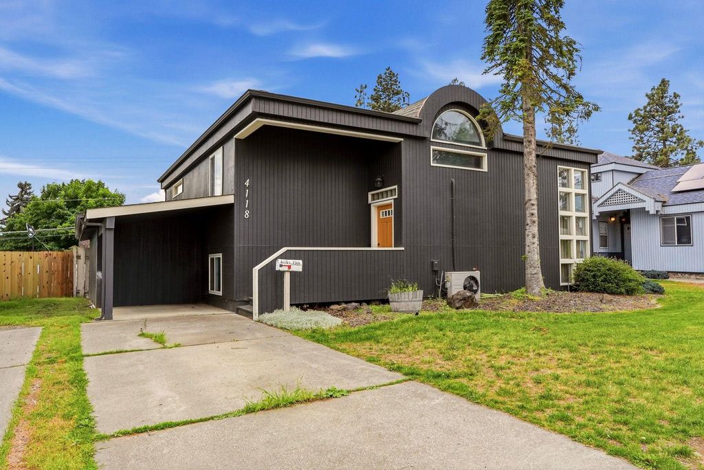 Photo of 4118 E 29th Ave, Spokane, WA 99223 (MLS # 202621262)