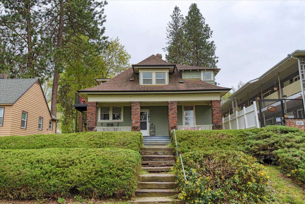 Photo of 1817 W 8th Ave, Spokane, WA 99204 (MLS # 202622291)