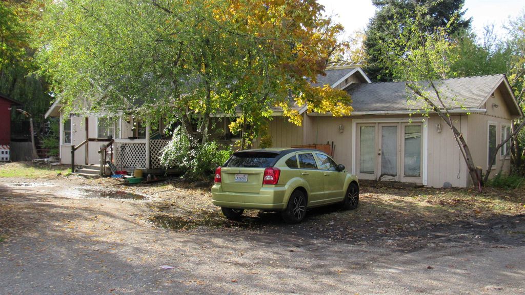 Photo of 628 S Evergreen Rd, Spokane Valley, WA 99216 (MLS # 202526013)