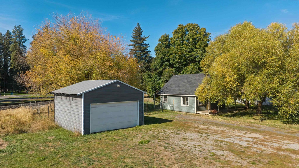 Photo of 417 N North Ave, Deer Park, WA 99006 (MLS # 202625471)