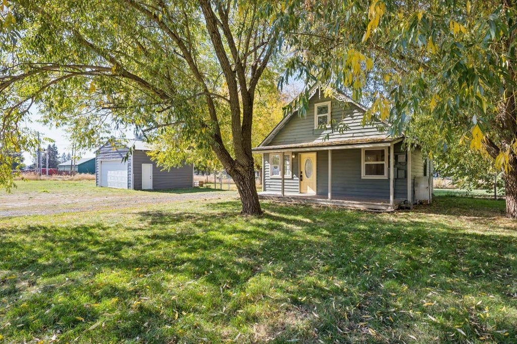 Photo of 417 N North Ave, Deer Park, WA 99006 (MLS # 202625471)