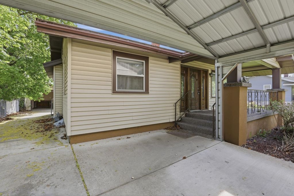 Photo of 2512 N Park Rd, Spokane Valley, WA 99212 (MLS # 202616334)
