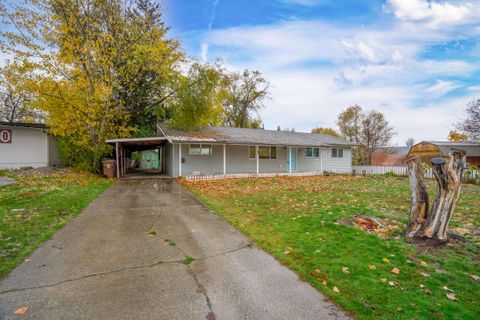 Photo of 7317 N Colton St, Spokane, WA 99208 (MLS # 202526512)