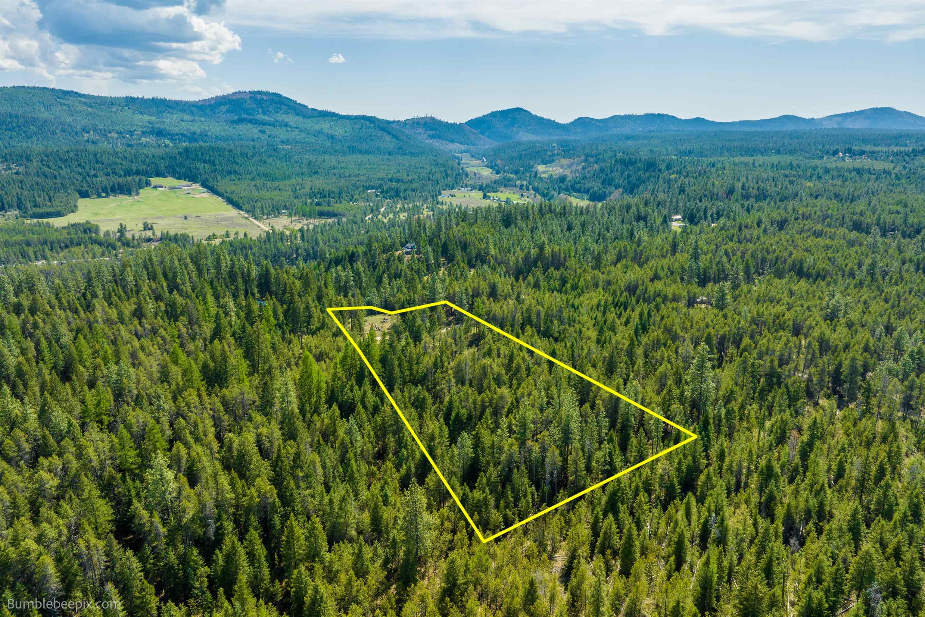 Photo 3 of 22 of L2 Blk B Pines Rd land