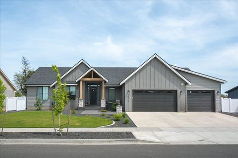 Photo of 8616 N Molly St, Spokane, WA 99208 (MLS # 202616620)