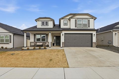 Photo of 2238 W Jay Ave, Spokane, WA 99208 (MLS # 202612185)