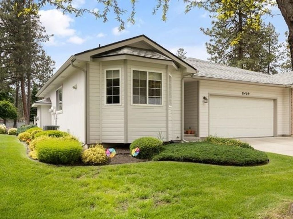 Photo of 8409 N Pine Meadows Ln, Nine Mile Falls, WA 99026 (MLS # 202616440)