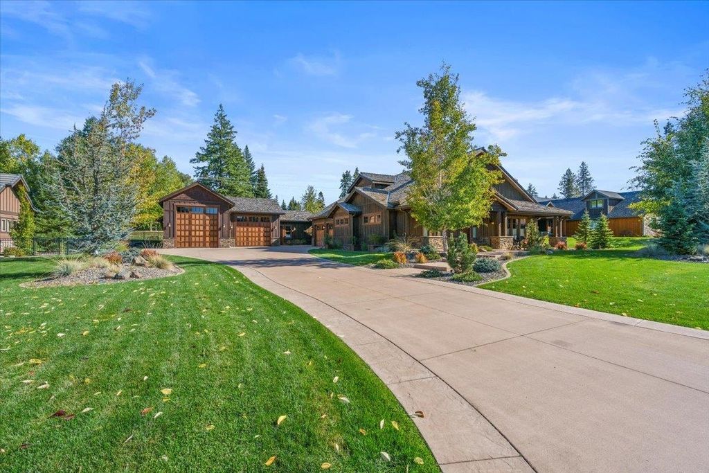 Photo of 1538 E Bruin Loop, Hayden, ID 83835 (MLS # 202525547)