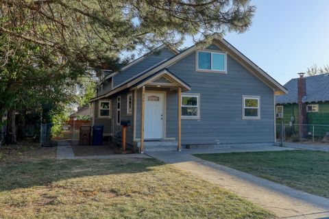 Photo of 1624 E Liberty Ave, Spokane, WA 99207 (MLS # 202525421)