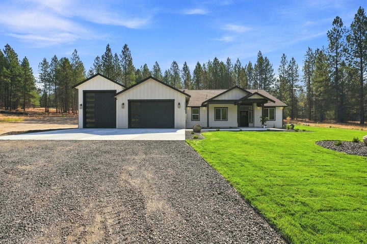 Photo 1 of 39 — 28230 N Hardesty Rd, Chattaroy, WA 99003